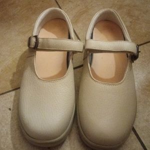 Merry jane dr comfort shoes